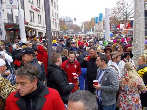 Bild 12 von 15: Fasenteröffnung 11.11. Köln 2017