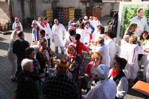 Bild 2 von 15: Hemdklunker mit Rathaussturm 2019